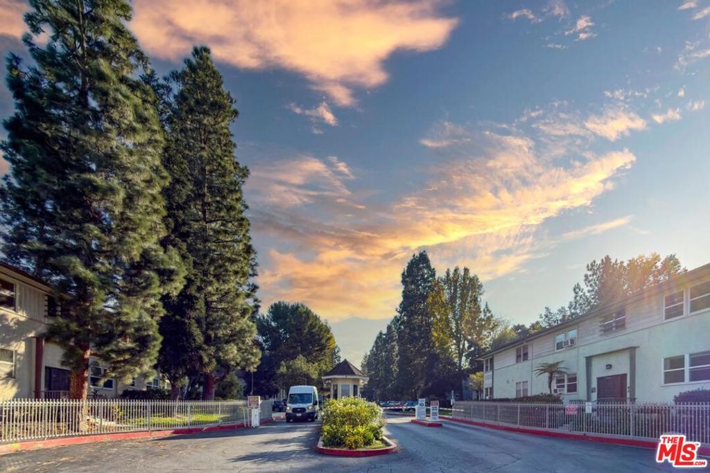Photo of 5825 Bowcroft Street #1, Los Angeles, CA 90016 (MLS # 25628653)