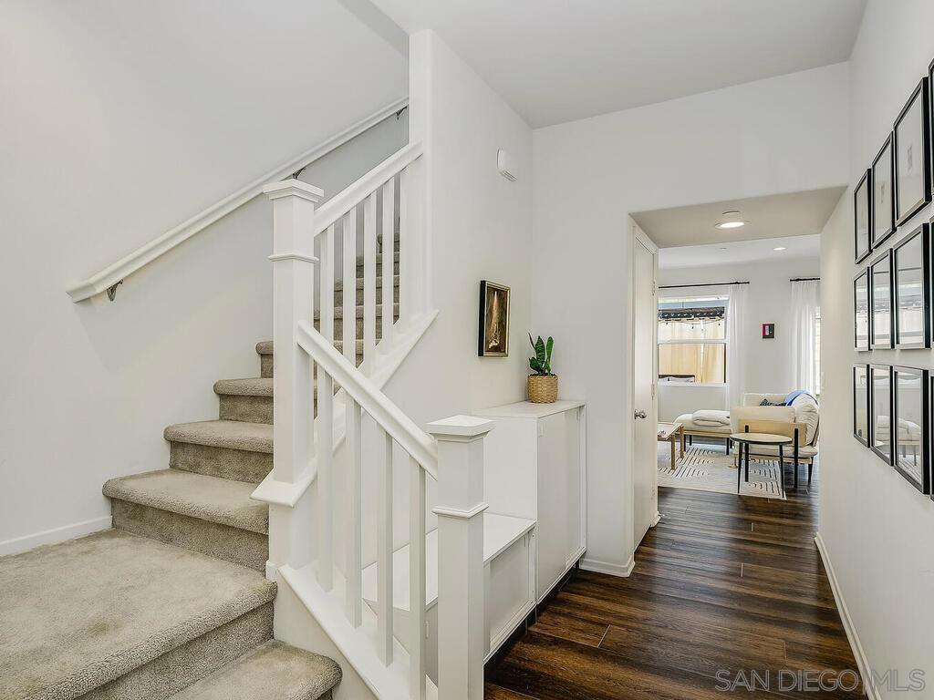 1882 Emily St