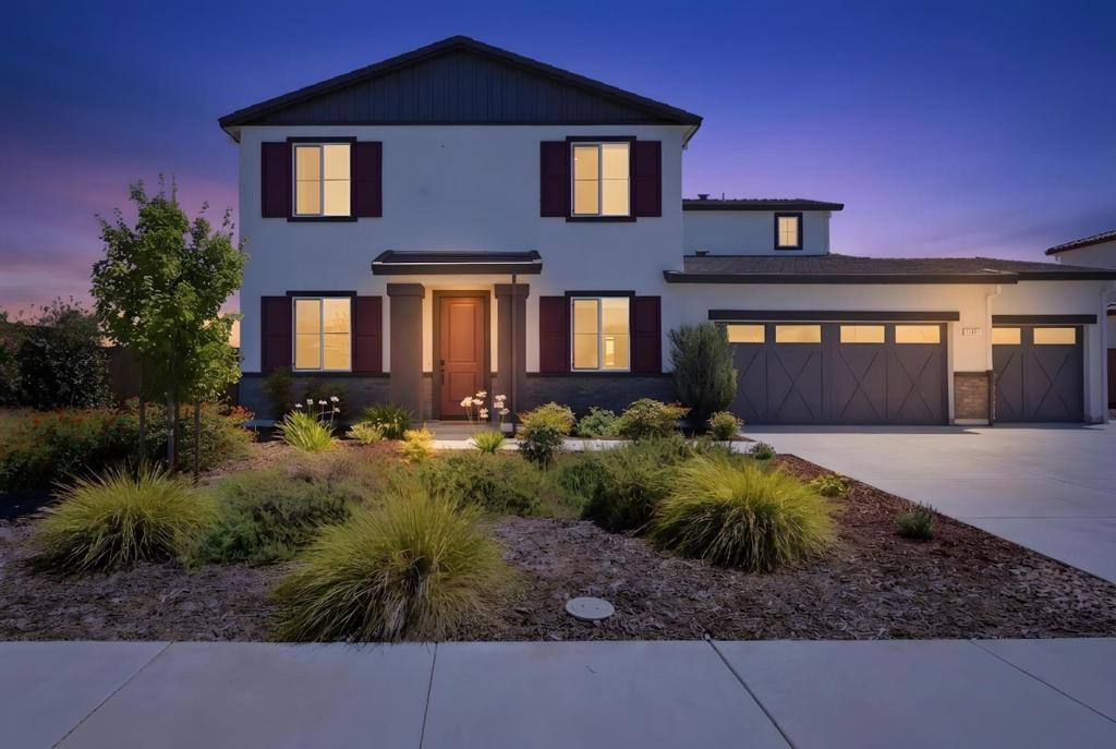 1225 Autumn Breeze Drive
