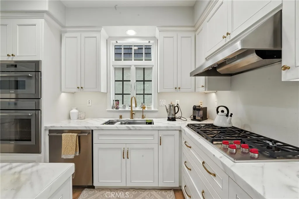 Corona del Mar, California 92625, United States, 2 Bedrooms Bedrooms, ,3 BathroomsBathrooms,Residential,Active,161398