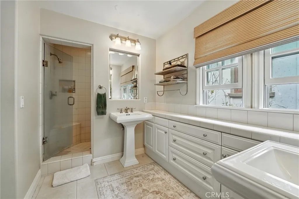 Corona del Mar, California 92625, United States, 2 Bedrooms Bedrooms, ,3 BathroomsBathrooms,Residential,Active,161398