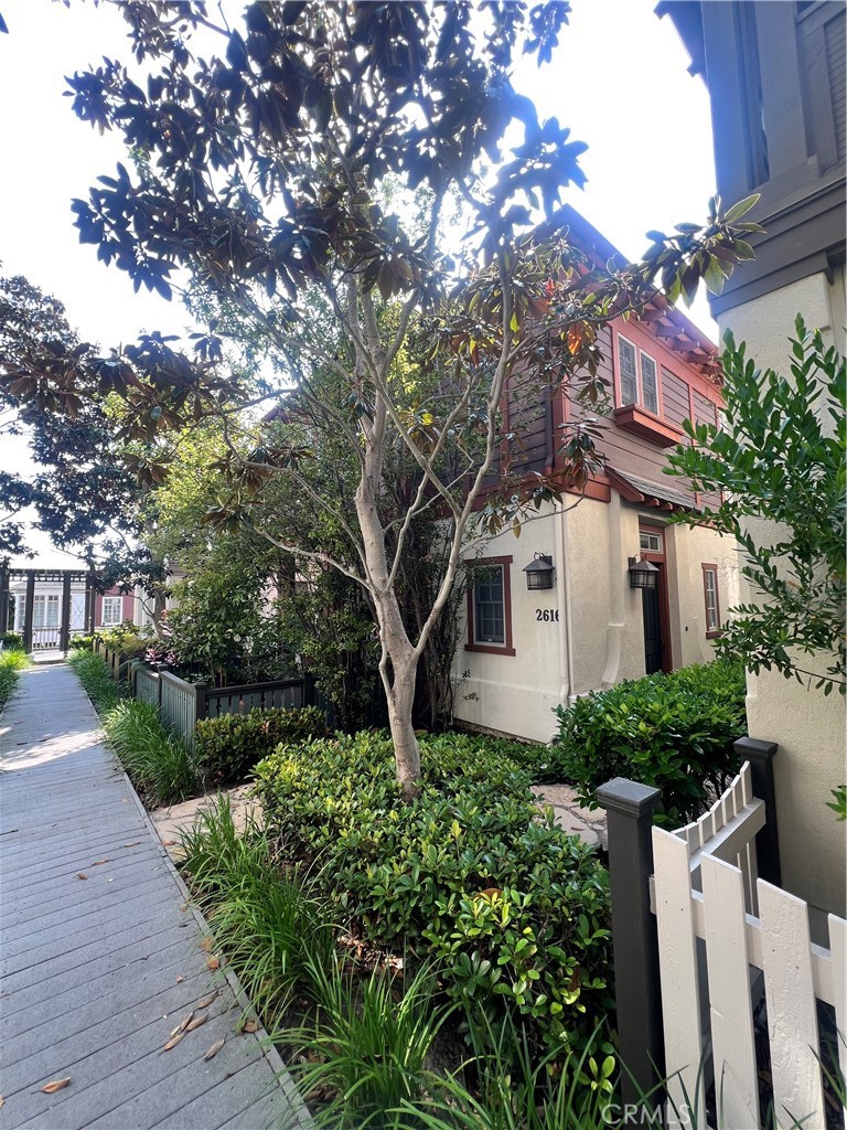 2616 BUNGALOW Place