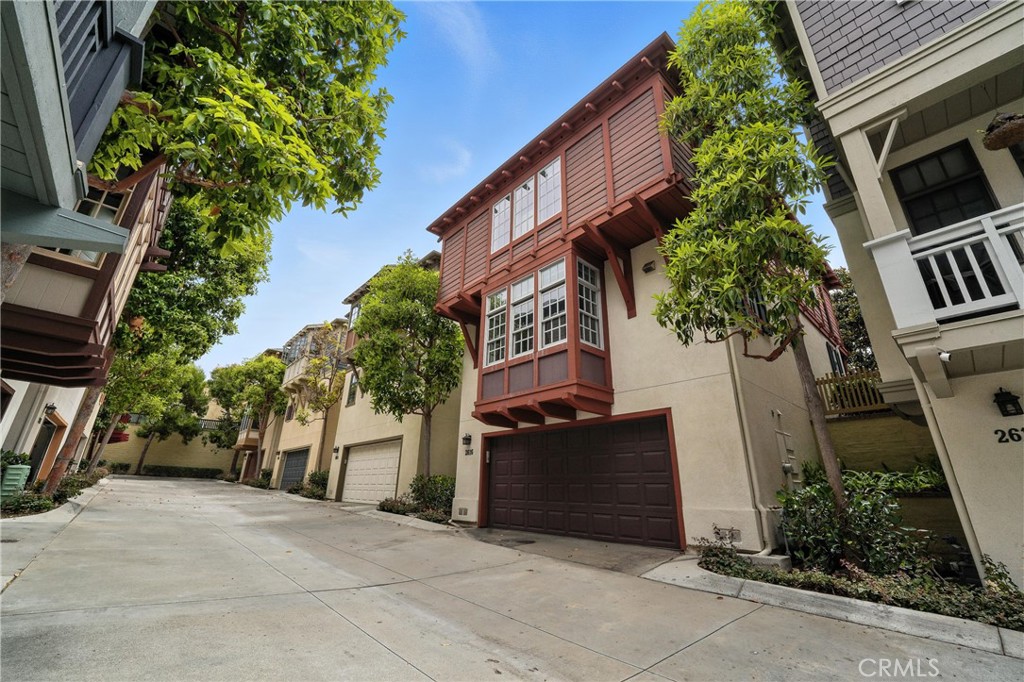 2616 BUNGALOW Place