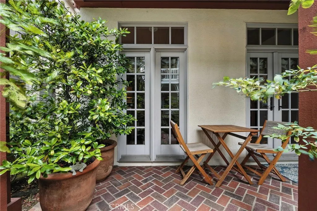 Corona del Mar, California 92625, United States, 2 Bedrooms Bedrooms, ,3 BathroomsBathrooms,Residential,Active,161398