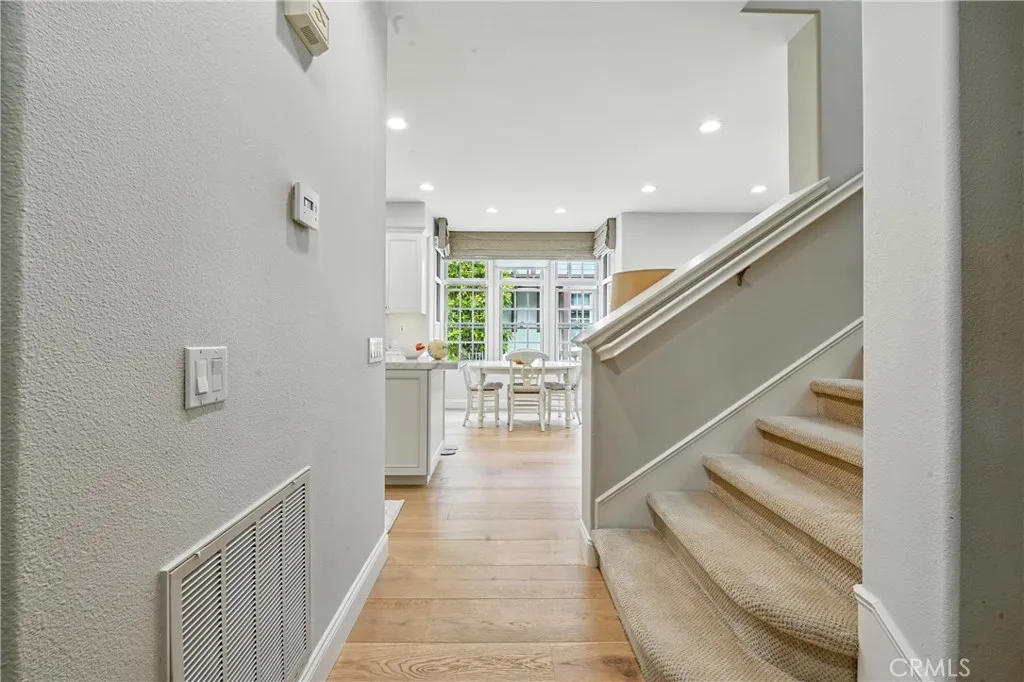 Corona del Mar, California 92625, United States, 2 Bedrooms Bedrooms, ,3 BathroomsBathrooms,Residential,Active,161398