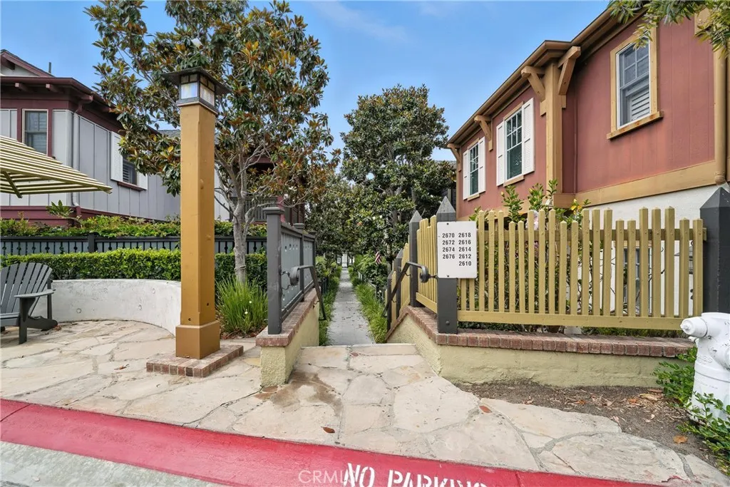 Corona del Mar, California 92625, United States, 2 Bedrooms Bedrooms, ,3 BathroomsBathrooms,Residential,Active,161398