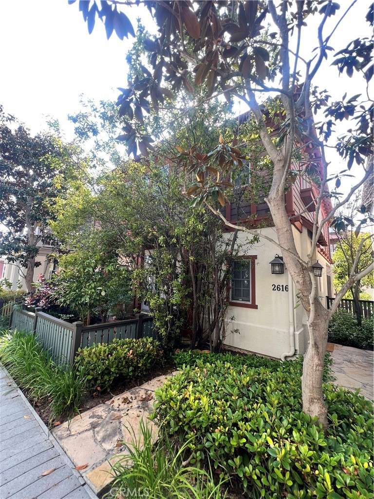 2616 BUNGALOW Place