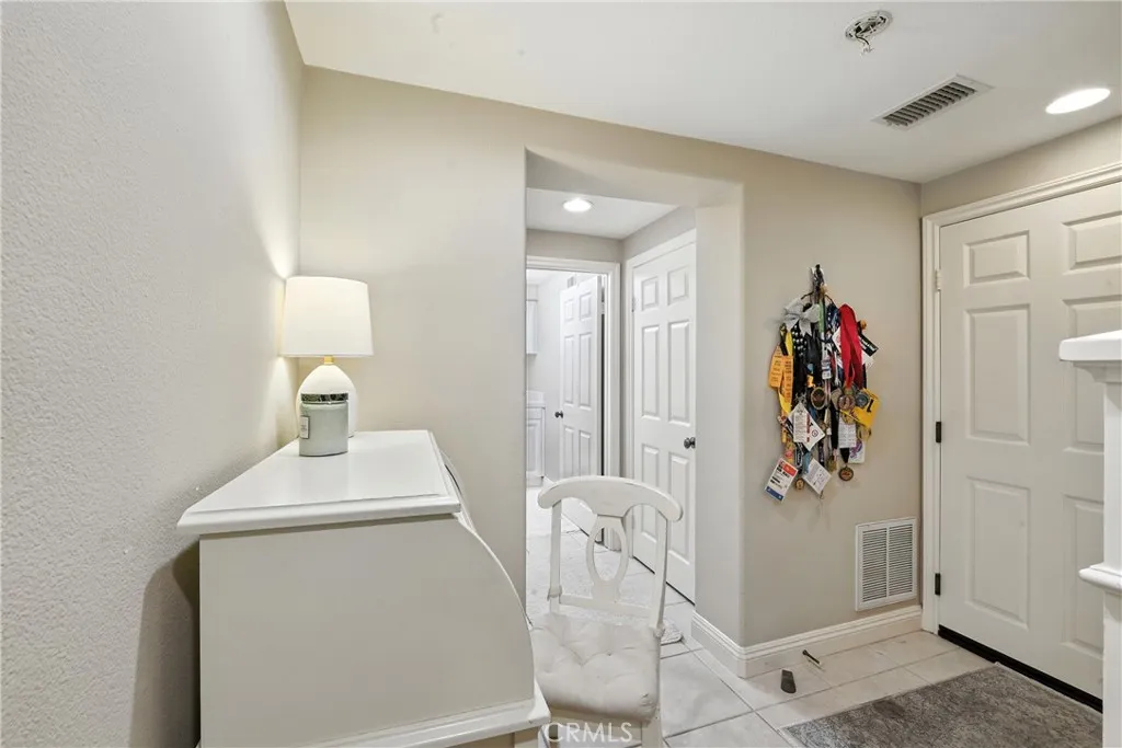 Corona del Mar, California 92625, United States, 2 Bedrooms Bedrooms, ,3 BathroomsBathrooms,Residential,Active,161398