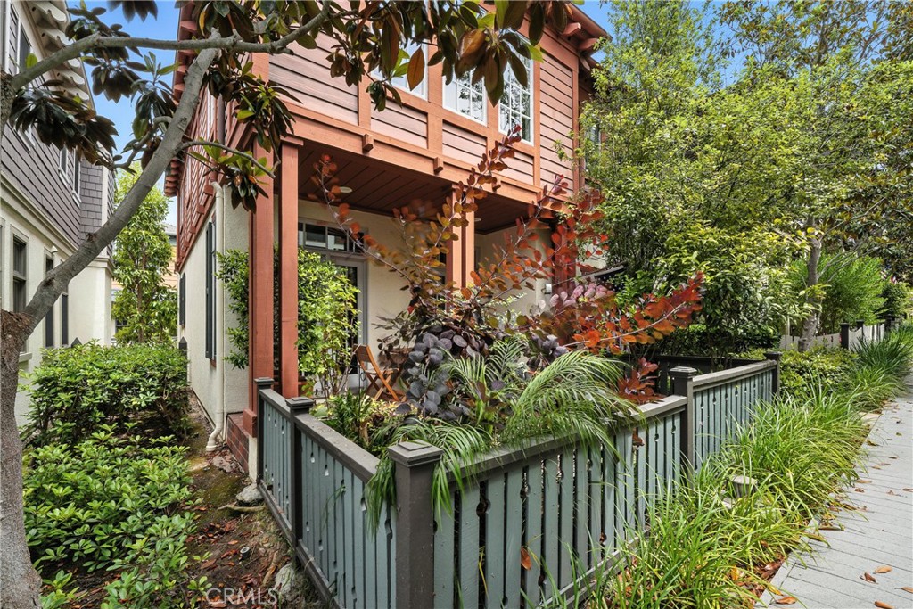 2616 BUNGALOW Place