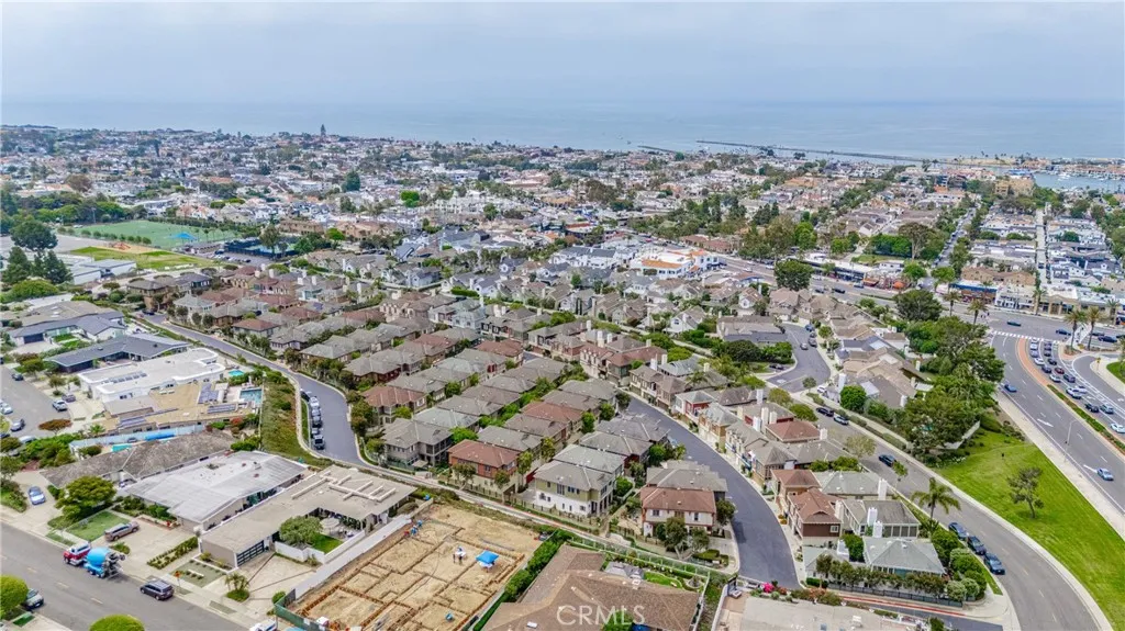 Corona del Mar, California 92625, United States, 2 Bedrooms Bedrooms, ,3 BathroomsBathrooms,Residential,Active,161398