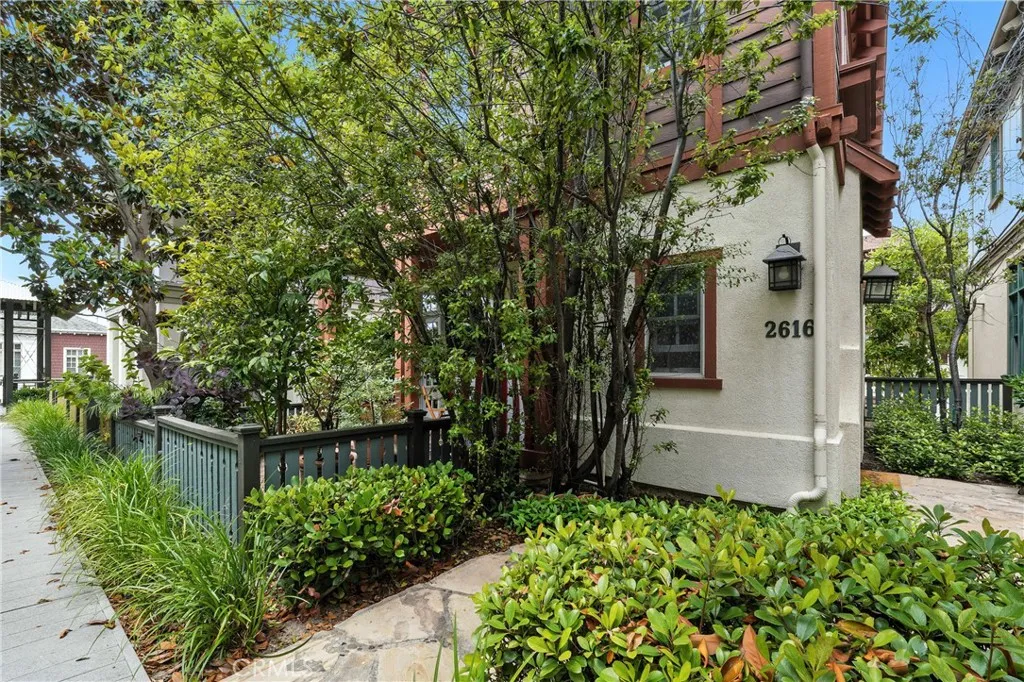 Corona del Mar, California 92625, United States, 2 Bedrooms Bedrooms, ,3 BathroomsBathrooms,Residential,Active,161398