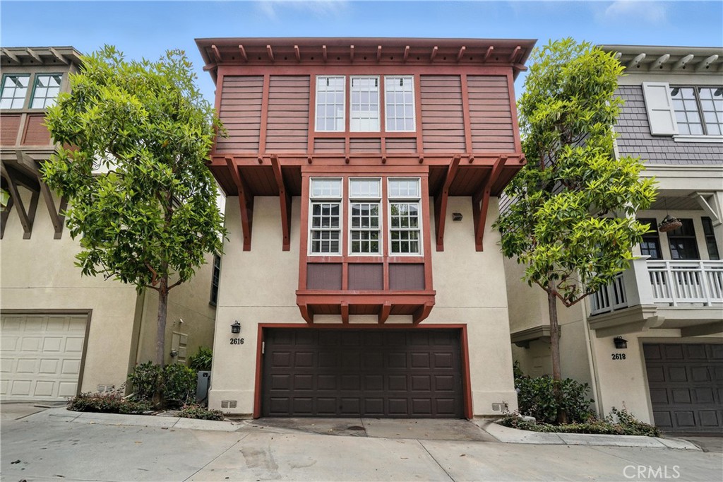 2616 BUNGALOW Place