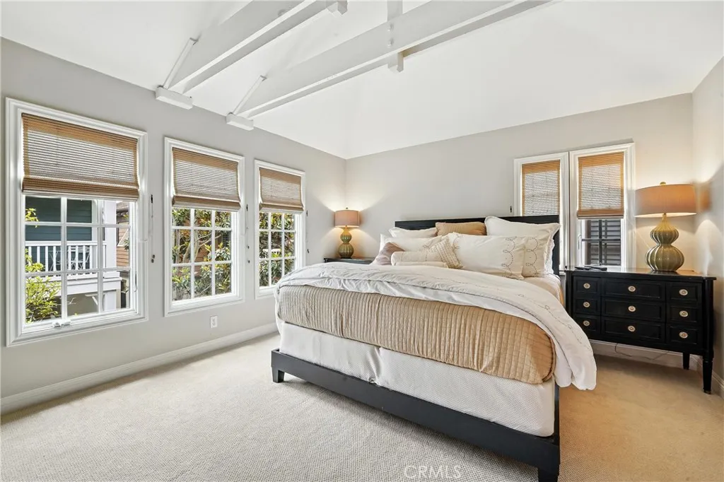 Corona del Mar, California 92625, United States, 2 Bedrooms Bedrooms, ,3 BathroomsBathrooms,Residential,Active,161398