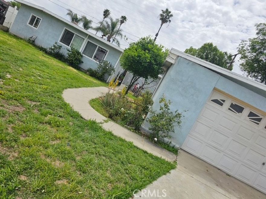 Beautiful 3-bedroom and 2-bathroom home in a desirable area of Jurupa Valley. The home features a two-car garage and a wide driveway that accommodates approximately two cars. The kitchen has been upgraded. The home is very close to Downtown Riverside, with all its activities, and it is conveniently located near schools, parks, Shops at Jurupa Valley on Pyrite Street, and all the surrounding freeways (Fry 10, 15, 60, & 91) for easy commuting as needed.