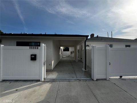 Photo of 15950 Cohasset St, Van Nuys, CA 91406 (MLS # SR26050728)