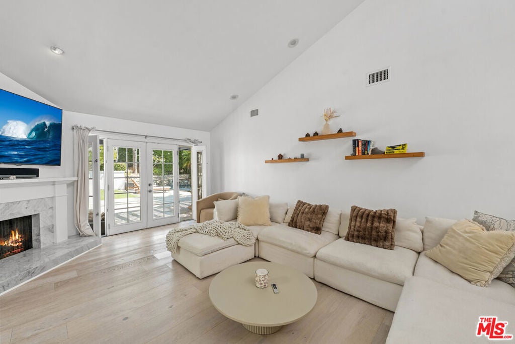 3614 Malibu Country Drive, Malibu CA 90265