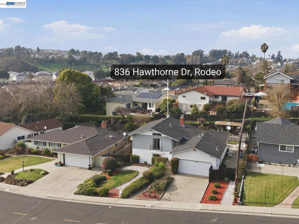 836 Hawthorne Dr