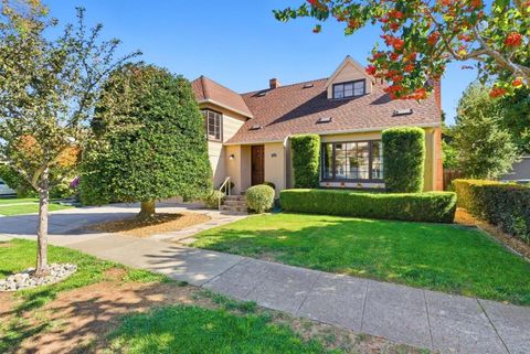 Photo of 733 Lexington Way, Burlingame, CA 94010 (MLS # ML82025277)