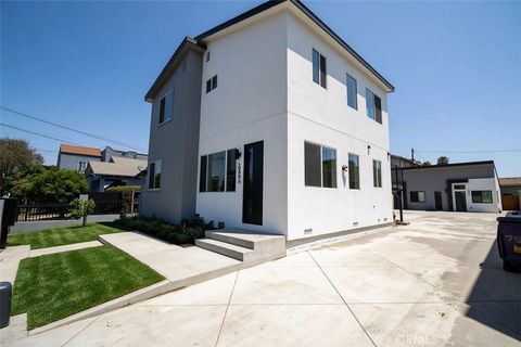 Photo of 1056 Hoffman AVE, Long Beach, CA 90813 (MLS # RS26110533)