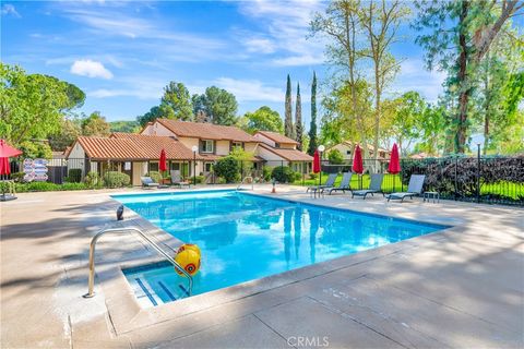 Tiny photo for 27416 Rondell Street, Agoura Hills, CA 91301 (MLS # SR26049173)