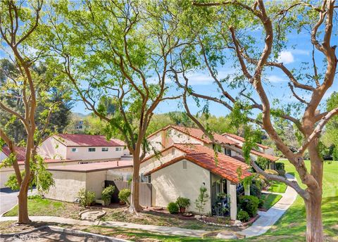 Tiny photo for 27416 Rondell Street, Agoura Hills, CA 91301 (MLS # SR26049173)