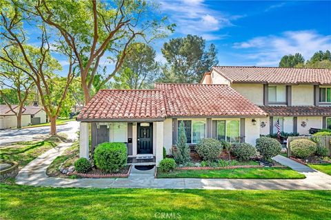 Photo of 27416 Rondell Street, Agoura Hills, CA 91301 (MLS # SR26049173)