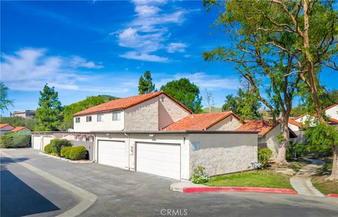 Tiny photo for 27416 Rondell Street, Agoura Hills, CA 91301 (MLS # SR26049173)