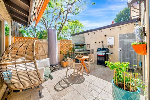 Tiny photo for 27416 Rondell Street, Agoura Hills, CA 91301 (MLS # SR26049173)