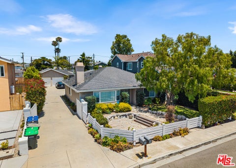 Photo of 174 Flower Street, Costa Mesa, CA 92627 (MLS # 26849491)