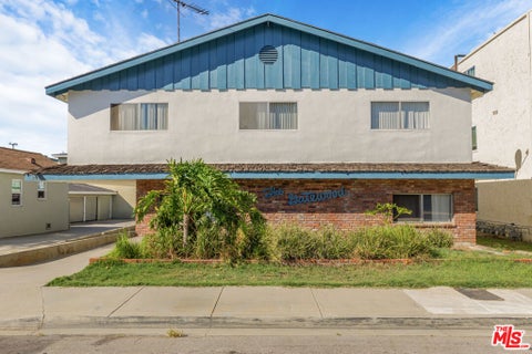 Photo of 2609 Gates Avenue, Redondo Beach, CA 90278 (MLS # 26997021)
