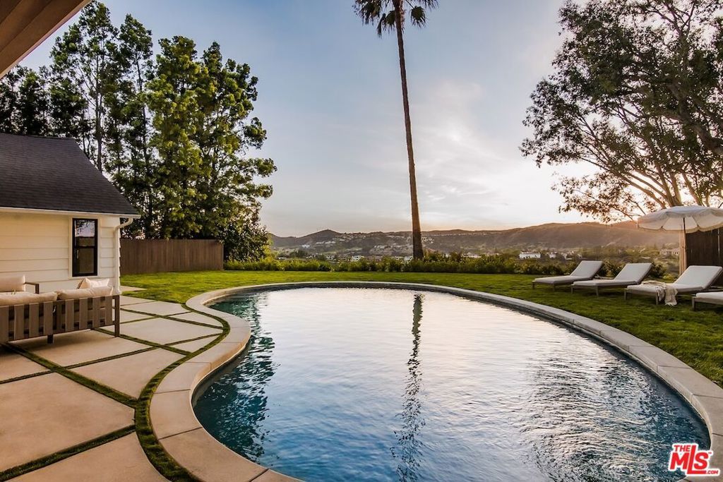 Photo of 2179 Linda Flora Drive, Los Angeles, CA 90077 (MLS # 26753371)