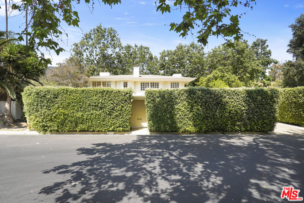 6320 Frondosa Drive
