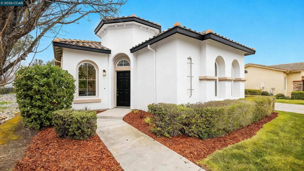 175 Oakridge Way