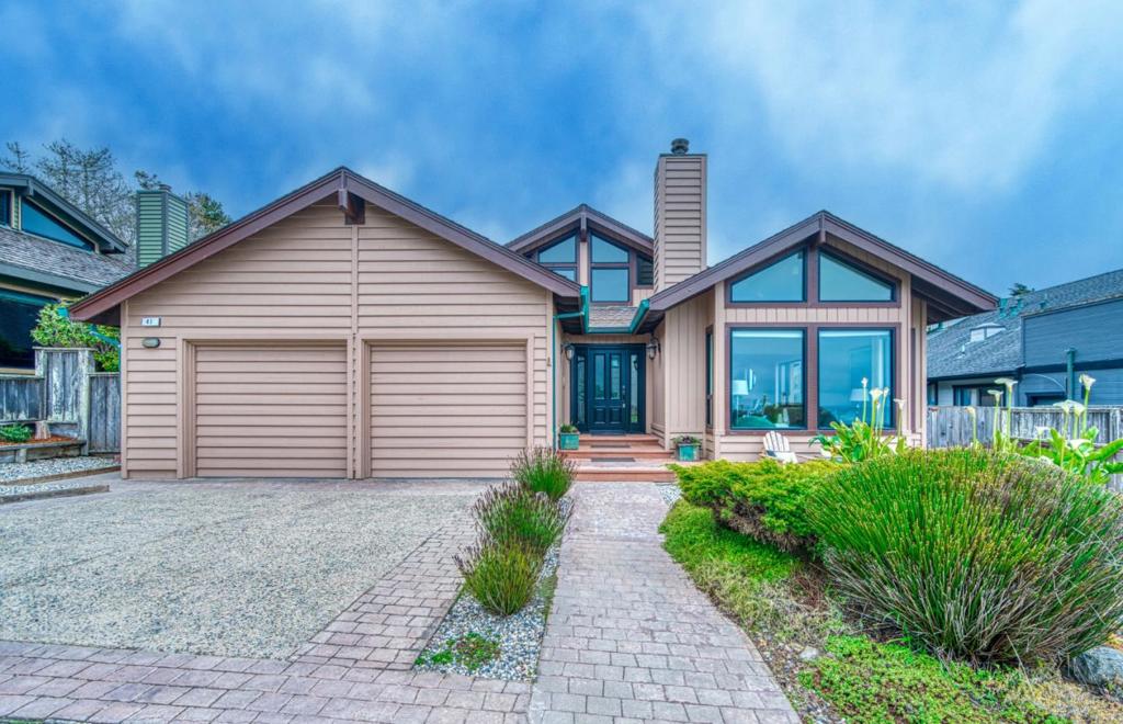 41 Julianna Avenue