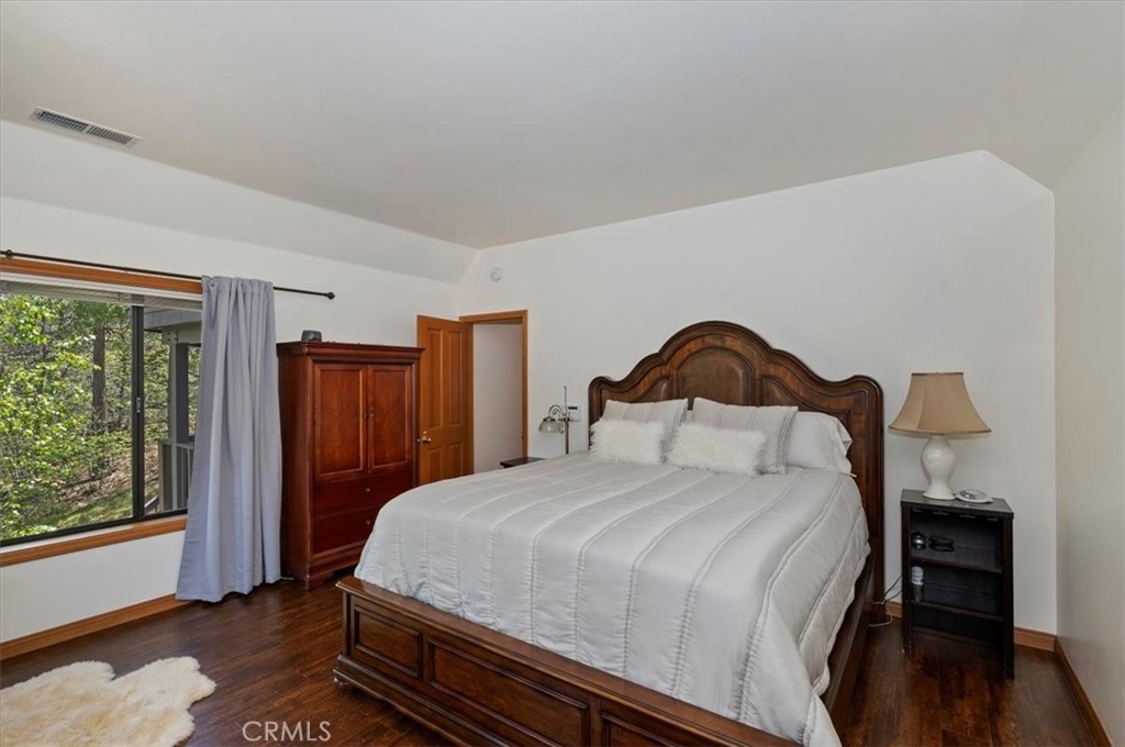 Lake Arrowhead, California, 92352, United States, 4 Bedrooms Bedrooms, ,5 BathroomsBathrooms,Residential,Active,2041533