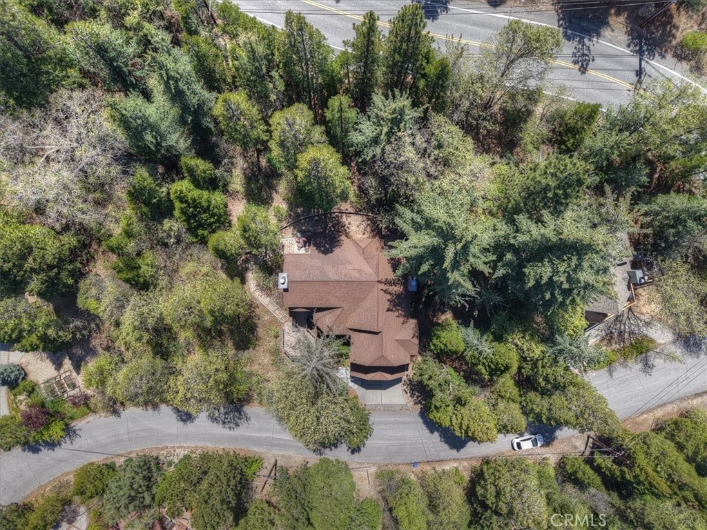 Lake Arrowhead, California, 92352, United States, 4 Bedrooms Bedrooms, ,5 BathroomsBathrooms,Residential,Active,2041533