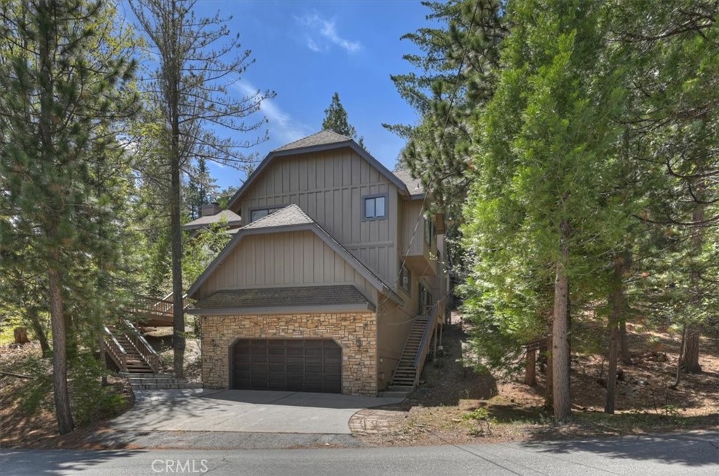 Lake Arrowhead, California, 92352, United States, 4 Bedrooms Bedrooms, ,5 BathroomsBathrooms,Residential,Active,2041533