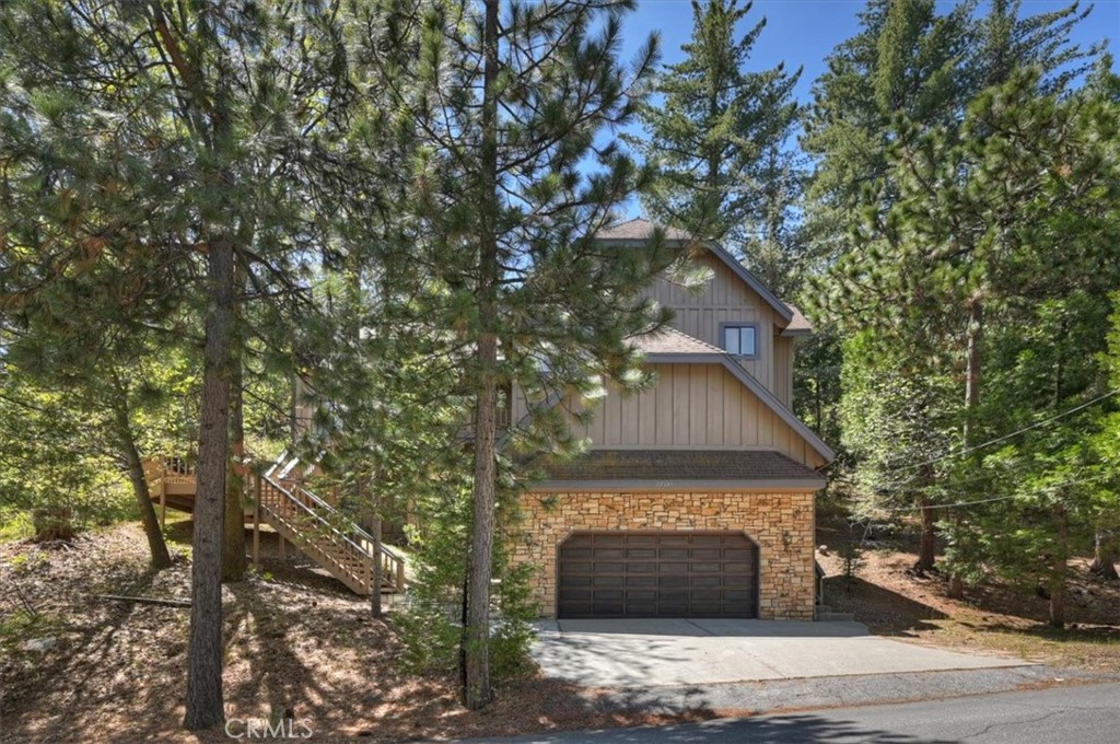 Lake Arrowhead, California, 92352, United States, 4 Bedrooms Bedrooms, ,5 BathroomsBathrooms,Residential,Active,2041533