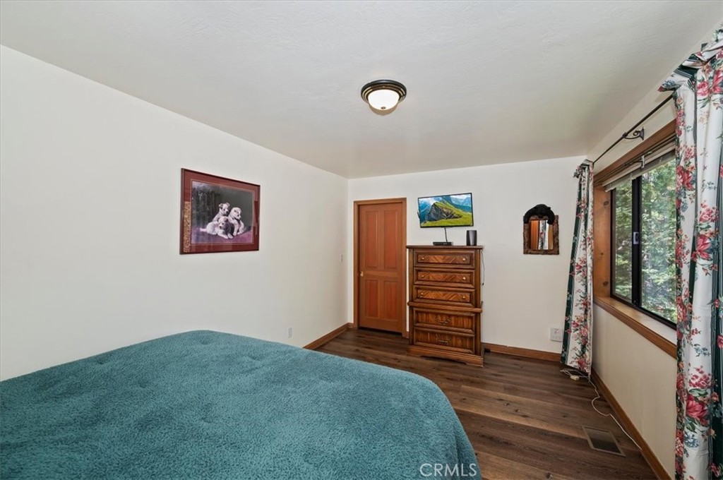 Lake Arrowhead, California, 92352, United States, 4 Bedrooms Bedrooms, ,5 BathroomsBathrooms,Residential,Active,2041533