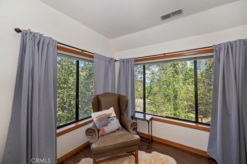 Lake Arrowhead, California, 92352, United States, 4 Bedrooms Bedrooms, ,5 BathroomsBathrooms,Residential,Active,2041533