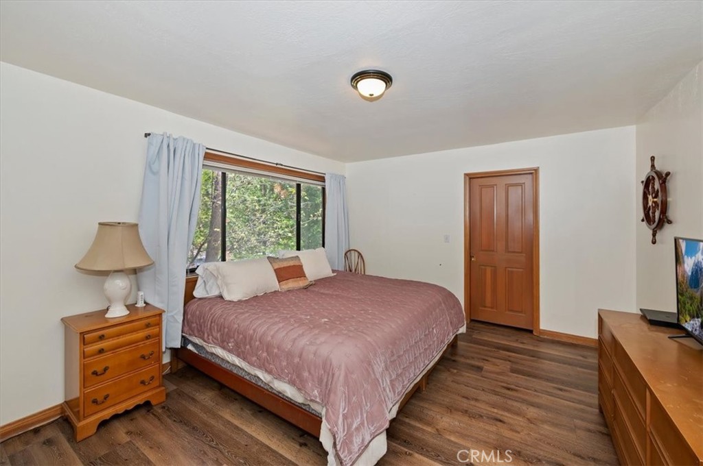 Lake Arrowhead, California, 92352, United States, 4 Bedrooms Bedrooms, ,5 BathroomsBathrooms,Residential,Active,2041533