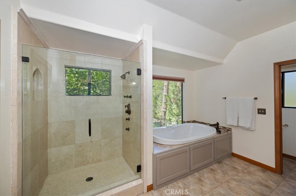 Lake Arrowhead, California, 92352, United States, 4 Bedrooms Bedrooms, ,5 BathroomsBathrooms,Residential,Active,2041533
