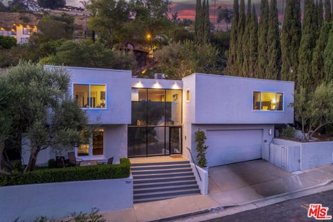 Photo of 7561 Devista Drive, Los Angeles, CA 90046 (MLS # 26874669)