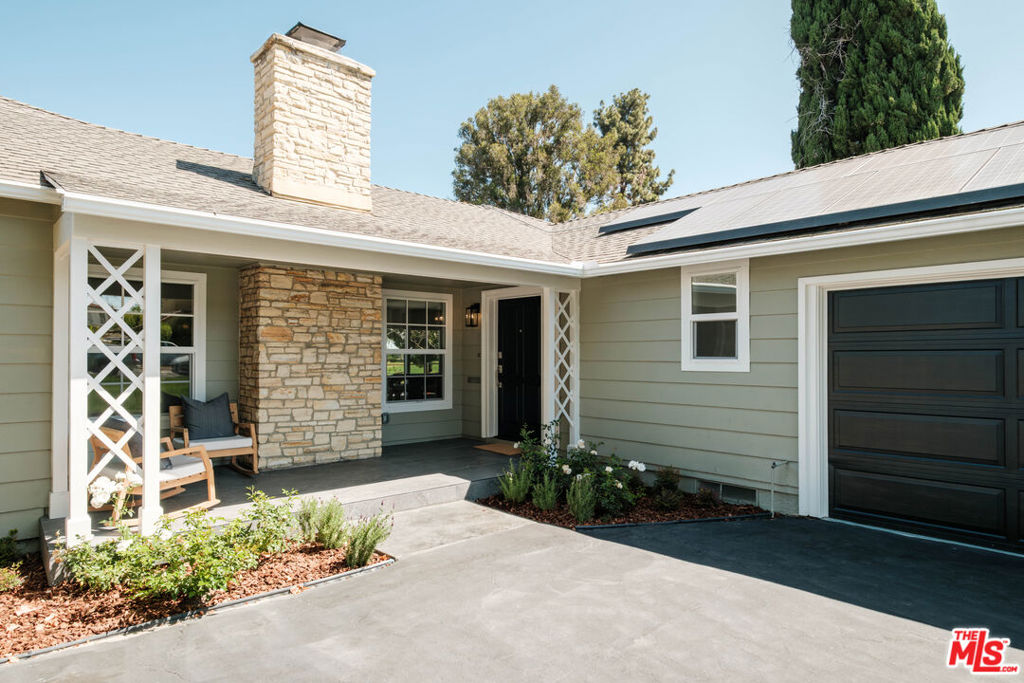 249 E San Antonio Drive