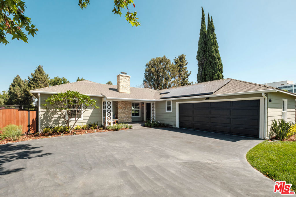 249 E San Antonio Drive