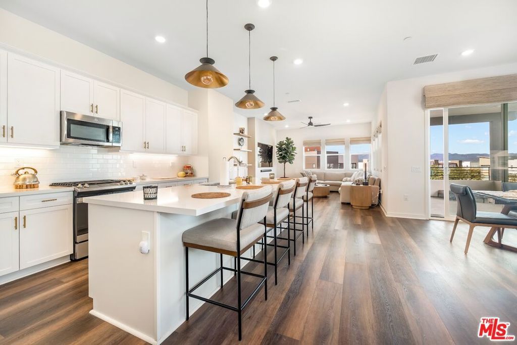 Photo of 27525 Illumination Court, Valencia, CA 91381 (MLS # 26632739)