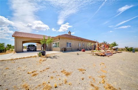 3789 Luna Road Phelan CA 92371