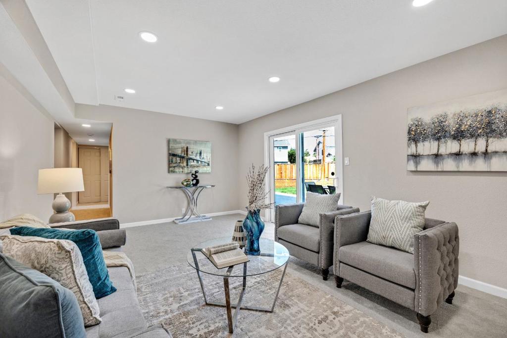 39362 Ide Court