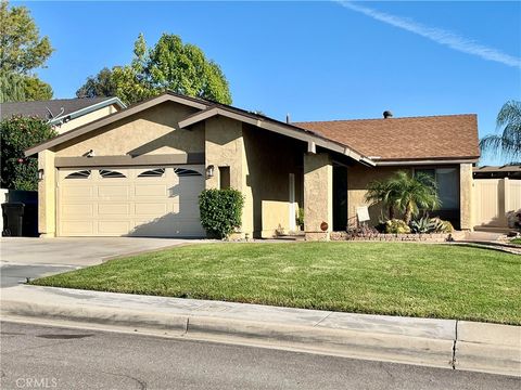 Photo of 2705 Cole Ave, Highland, CA 92346 (MLS # IG25250060)