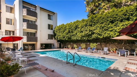 Photo of 5440 Lindley Avenue #310, Encino, CA 91316 (MLS # SR26203451)